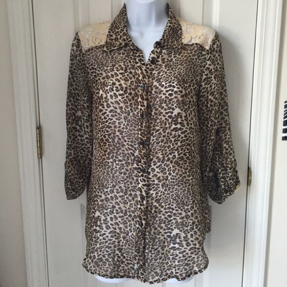 Button down Leopard blouse - Picture 1 of 3